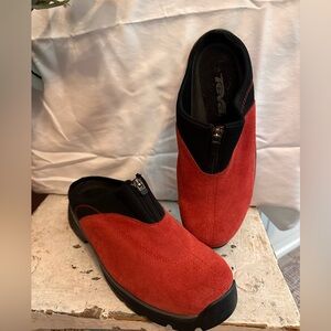Teva | women’s | sheeba | suede | slip on | red & black | zipper | 7.5 | mules